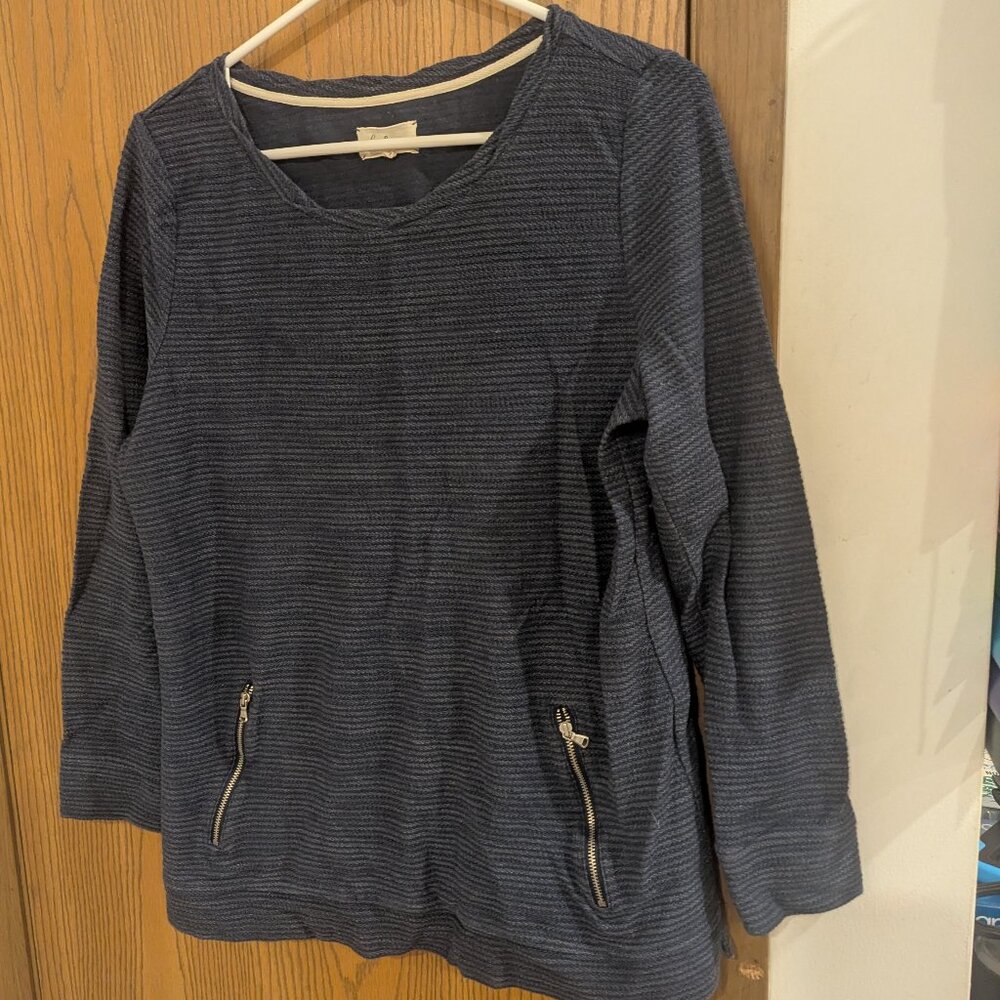 Lou and Grey Ribbed Navy Long Sleeve Top with Silver Zip Front Pockets-Women's L